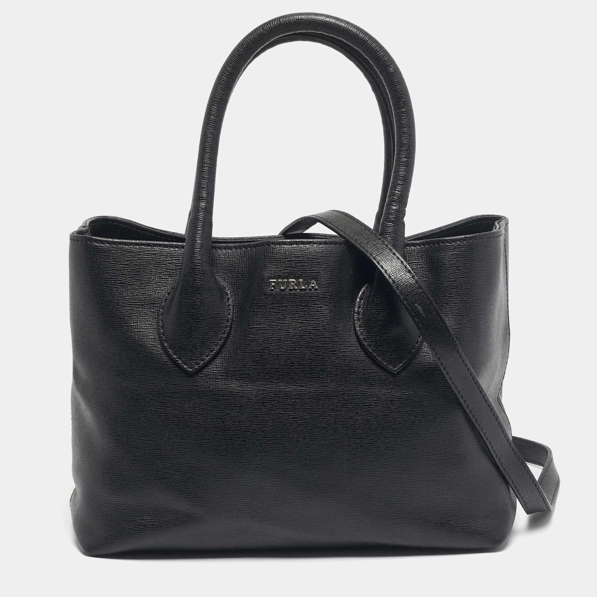 Pre Owned Furla Black Leather Middle Zip Tote