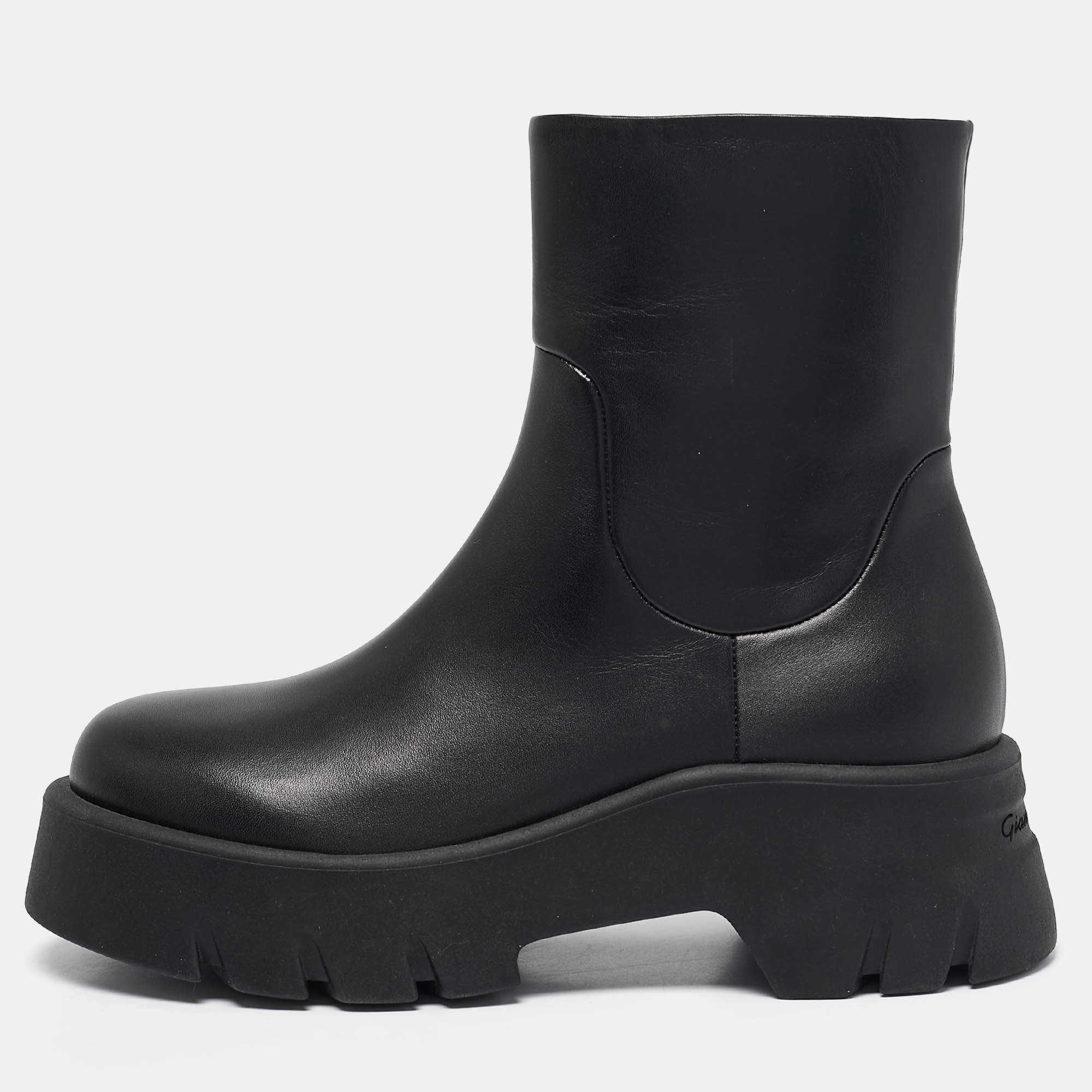 Pre Owned Gianvito Rossi Black Leather Montey Ankle Boots Size 37.5