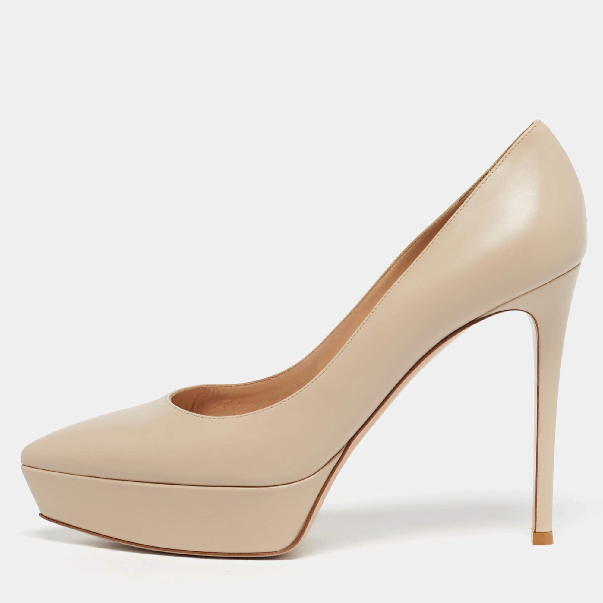 مملوكة مسبقًا Gianvito Rossi Beige Leather Dahsha Platform Pumps Size 41