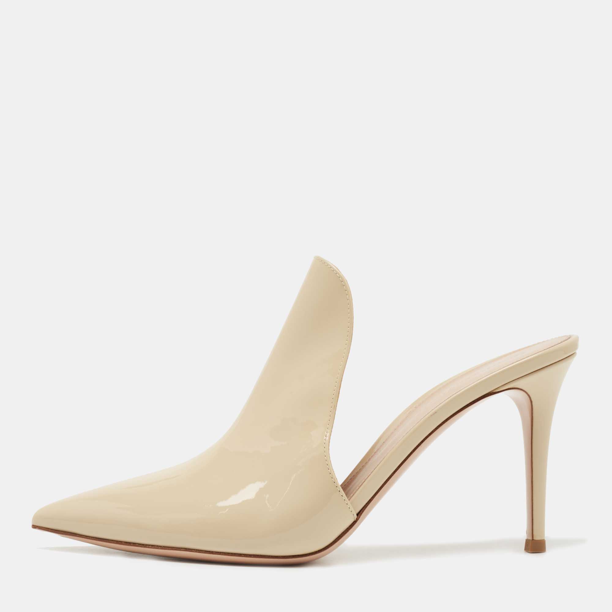 Pre Owned Gianvito Rossi Beige Patent Leather Aramis Pointed Toe Mules Size 40