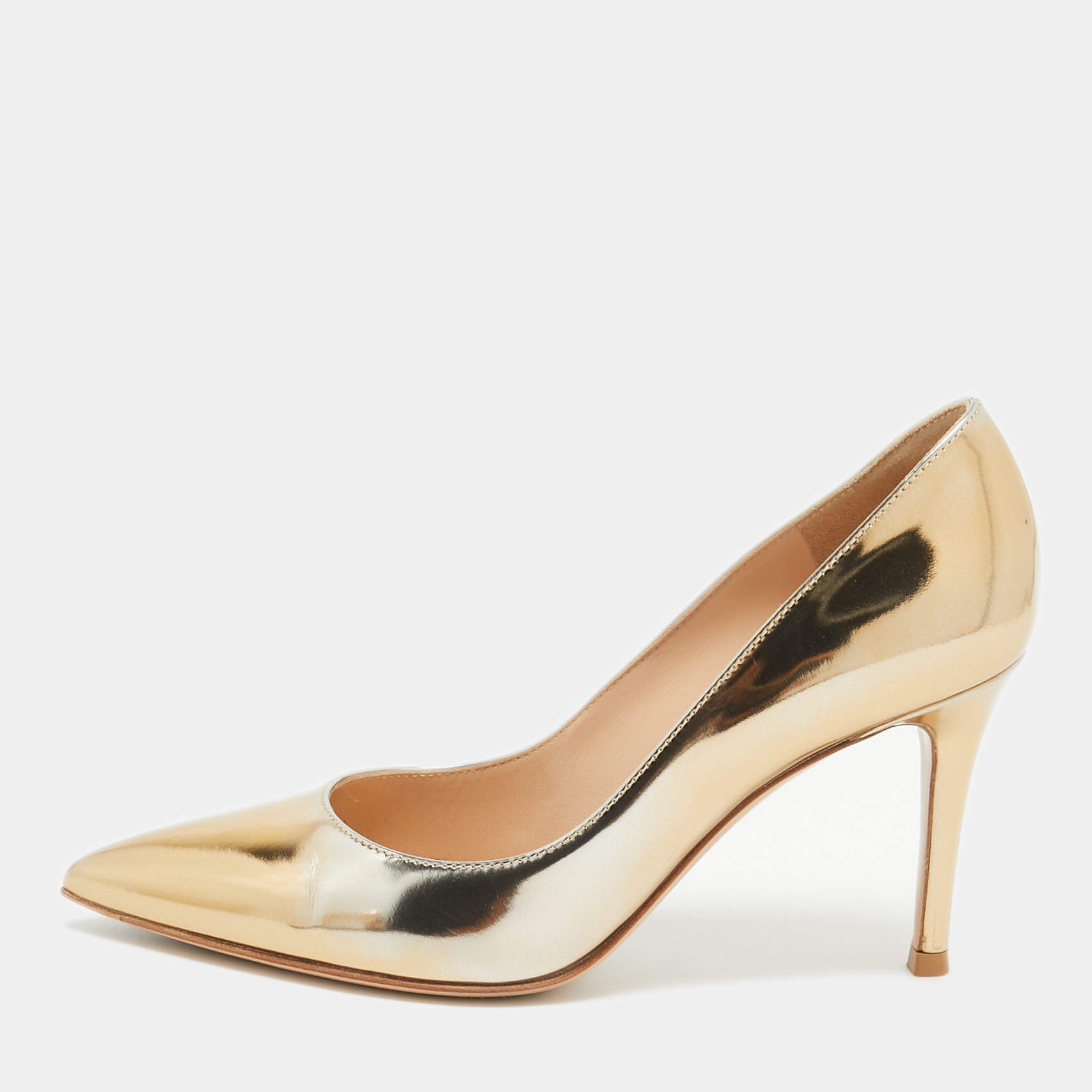 Gianvito Rossi Gold Leather Gianvito Pumps Size 35