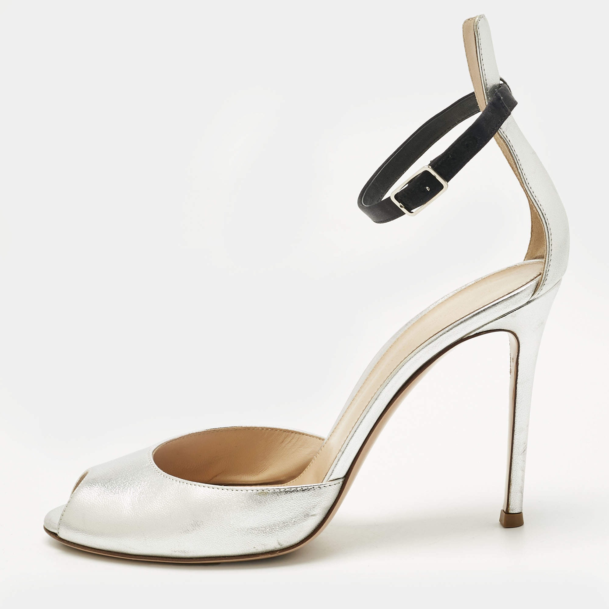 Pre Owned Gianvito Rossi Silver Leather  Ankle Strap Sandals Size 39.5