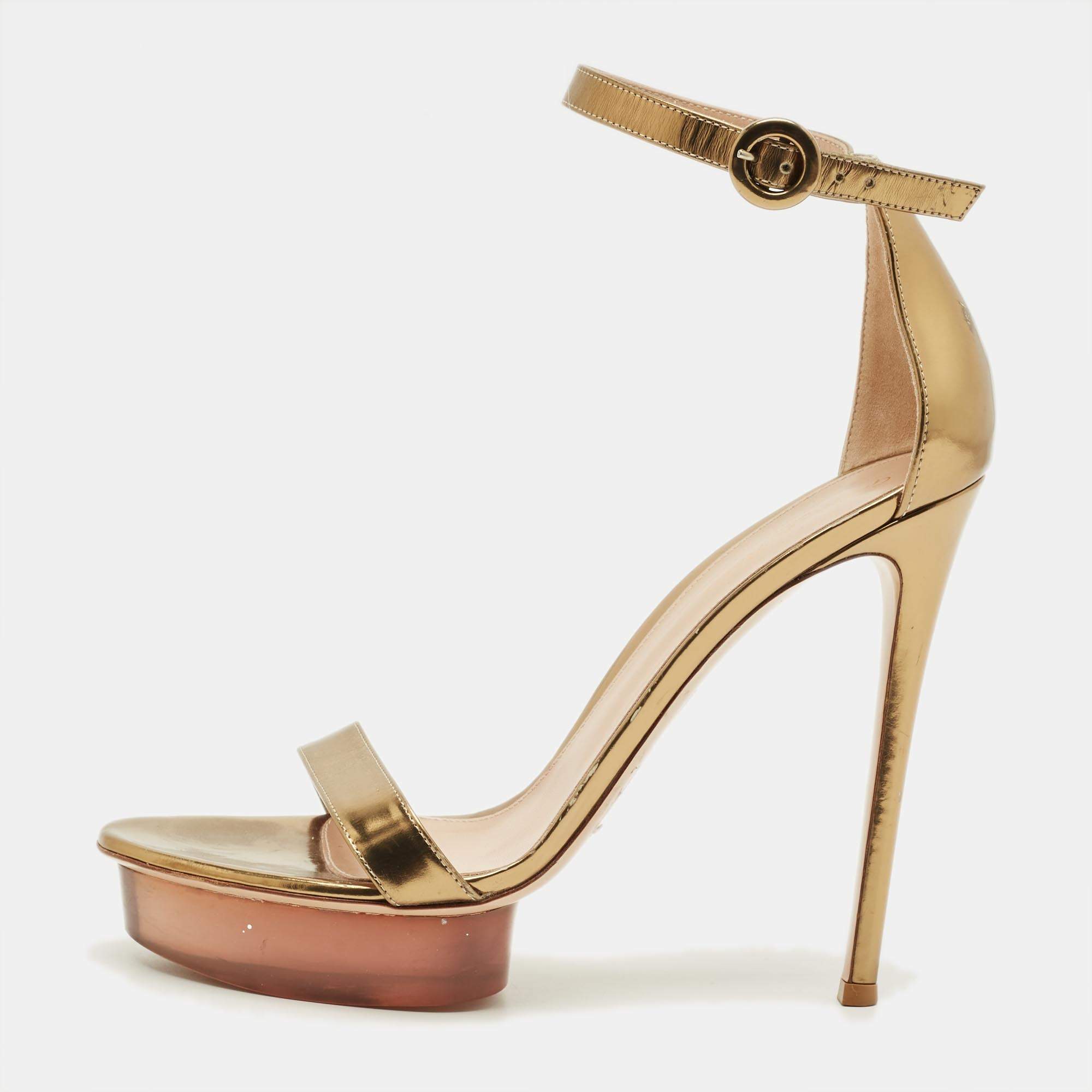 مملوكة مسبقًا Gianvito Rossi Portofino Size 41 Gold Leather Ankle Strap Sandals
