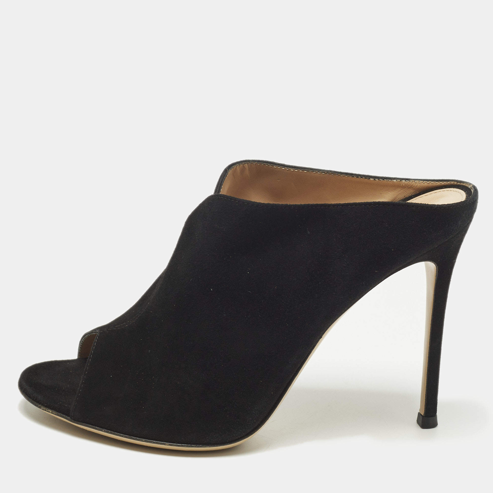 مملوكة مسبقًا Gianvito Rossi Size 39.5 Black Suede Open Toe Mules