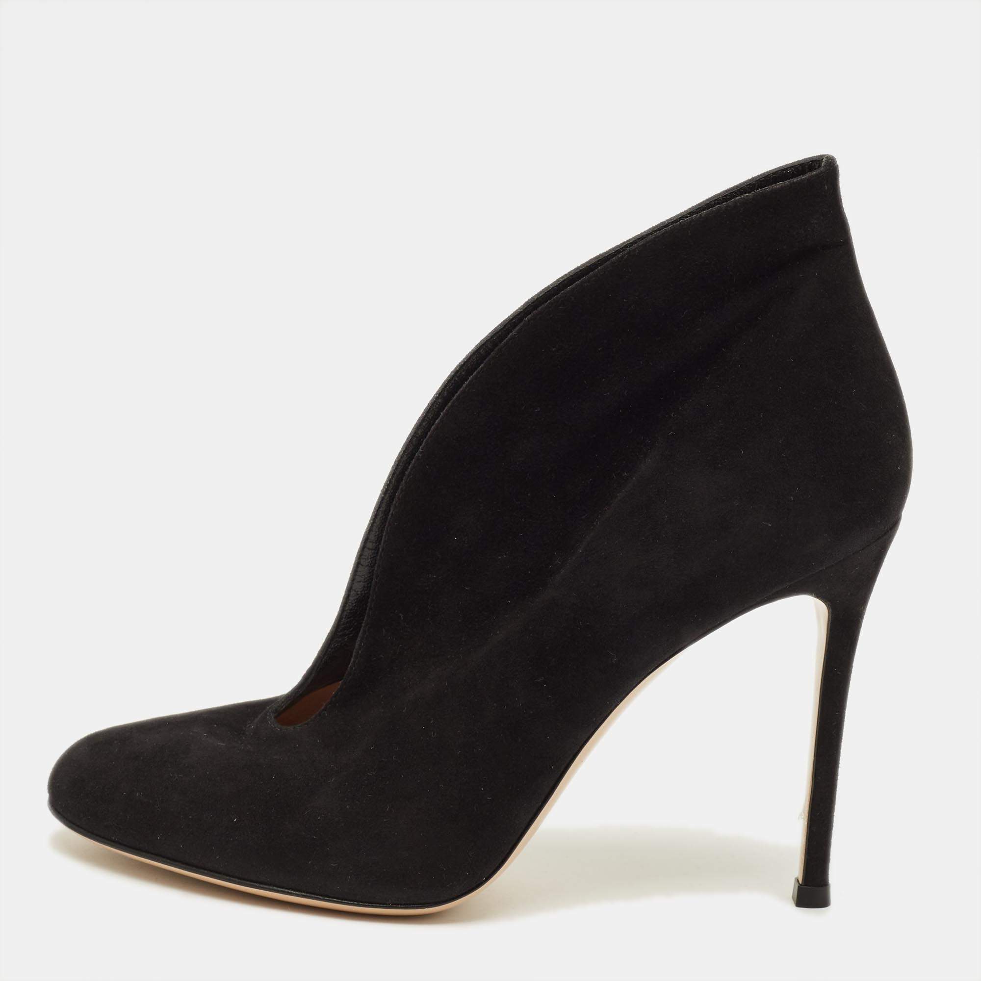 Pre Owned Gianvito Rossi Vamp Size 37.5 Black Suede Booties