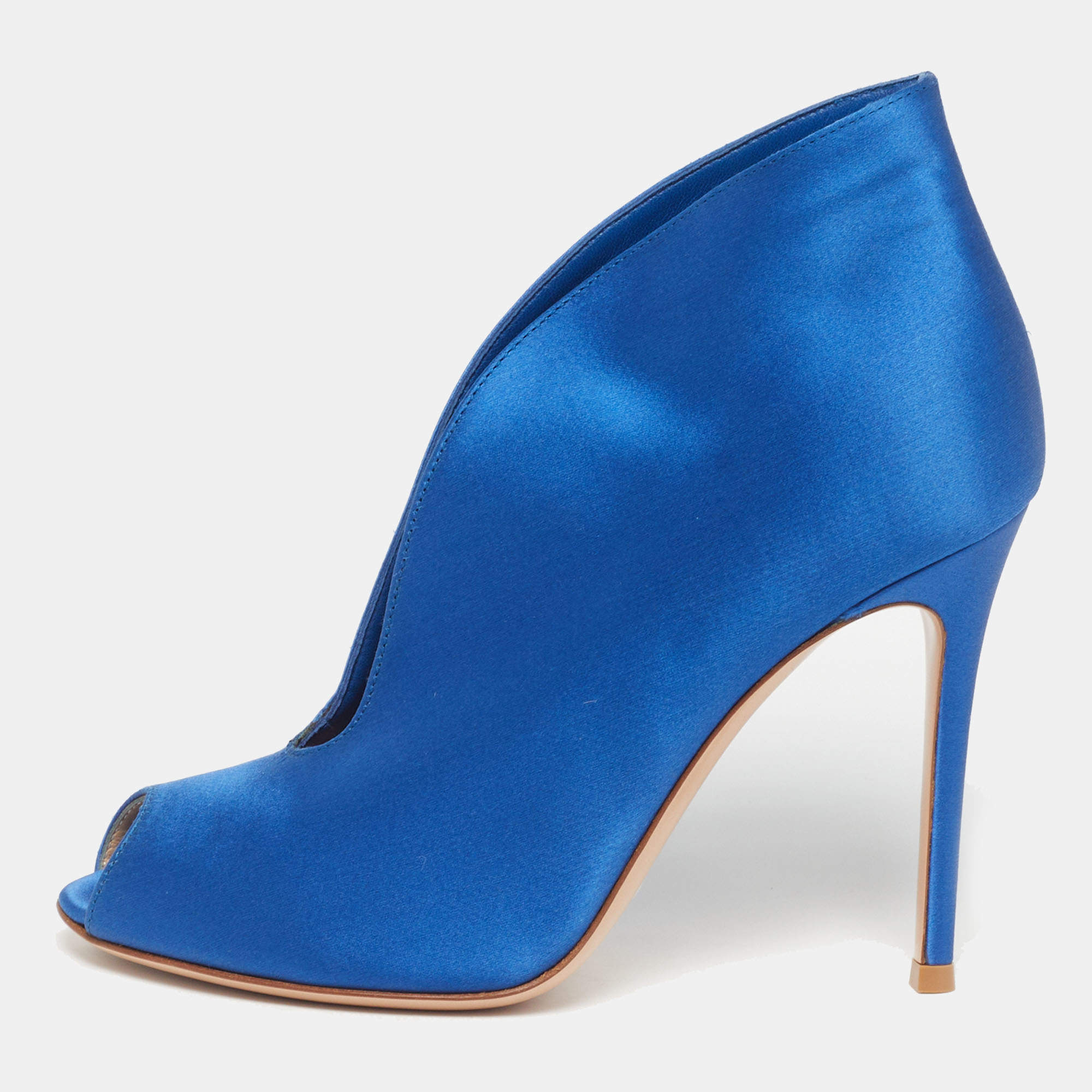 Pre Owned Gianvito Rossi Vamp Size 38 Blue Satin Booties