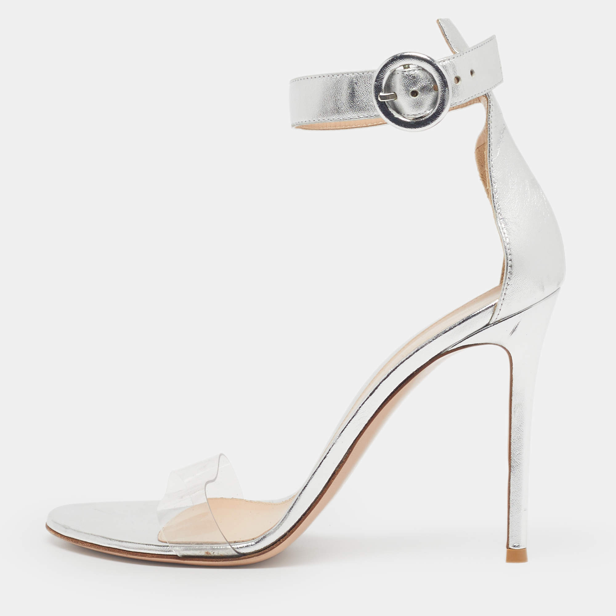 مملوكة مسبقًا Gianvito Rossi Portofino Size 40 Silver Leather and PVC Ankle Strap Sandals
