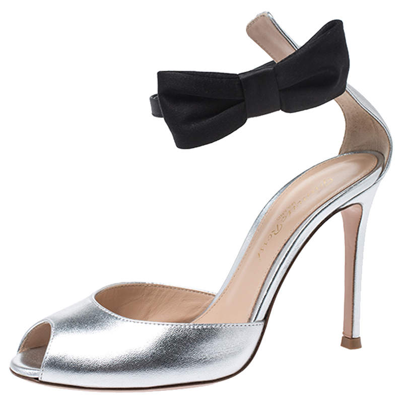 gianvito rossi ankle strap sandals