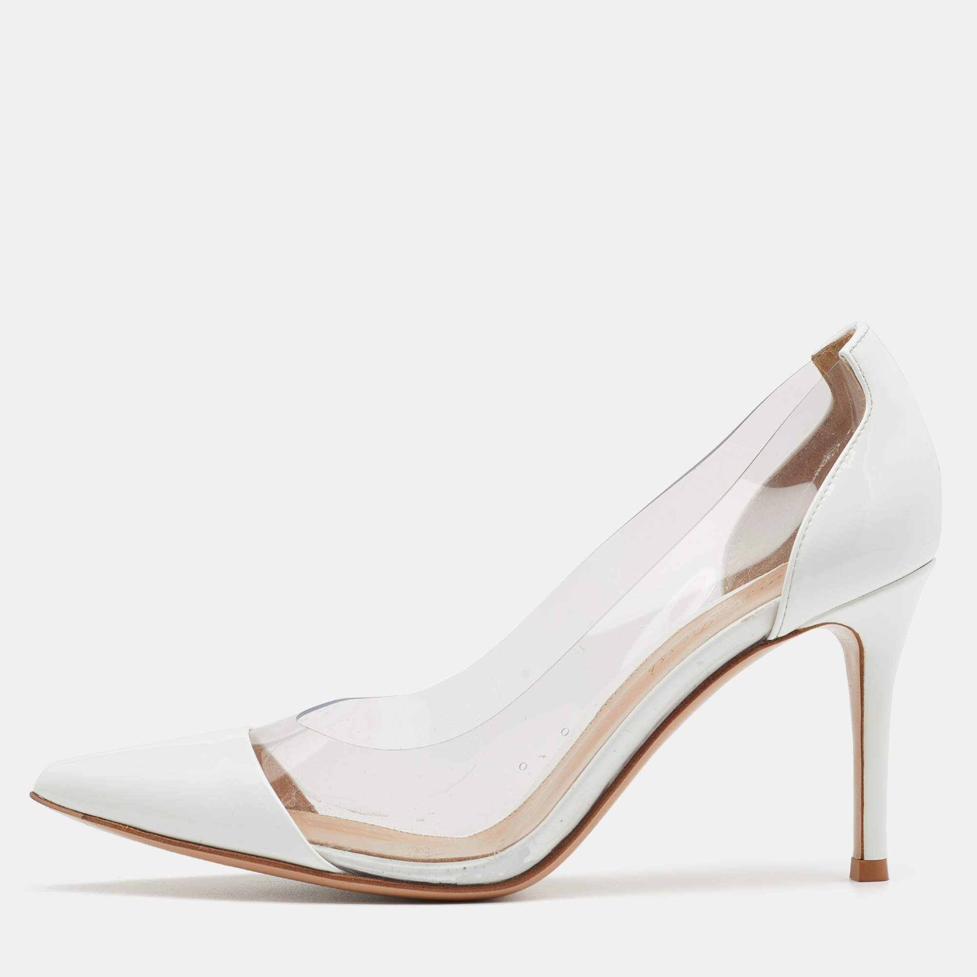 Pre Owned حذاء كعب عالي جيانفيتو روسي بليكسي بلاستيك مشمع وجلد لامع أبيض مقدمة مدببة مقاس 36.5