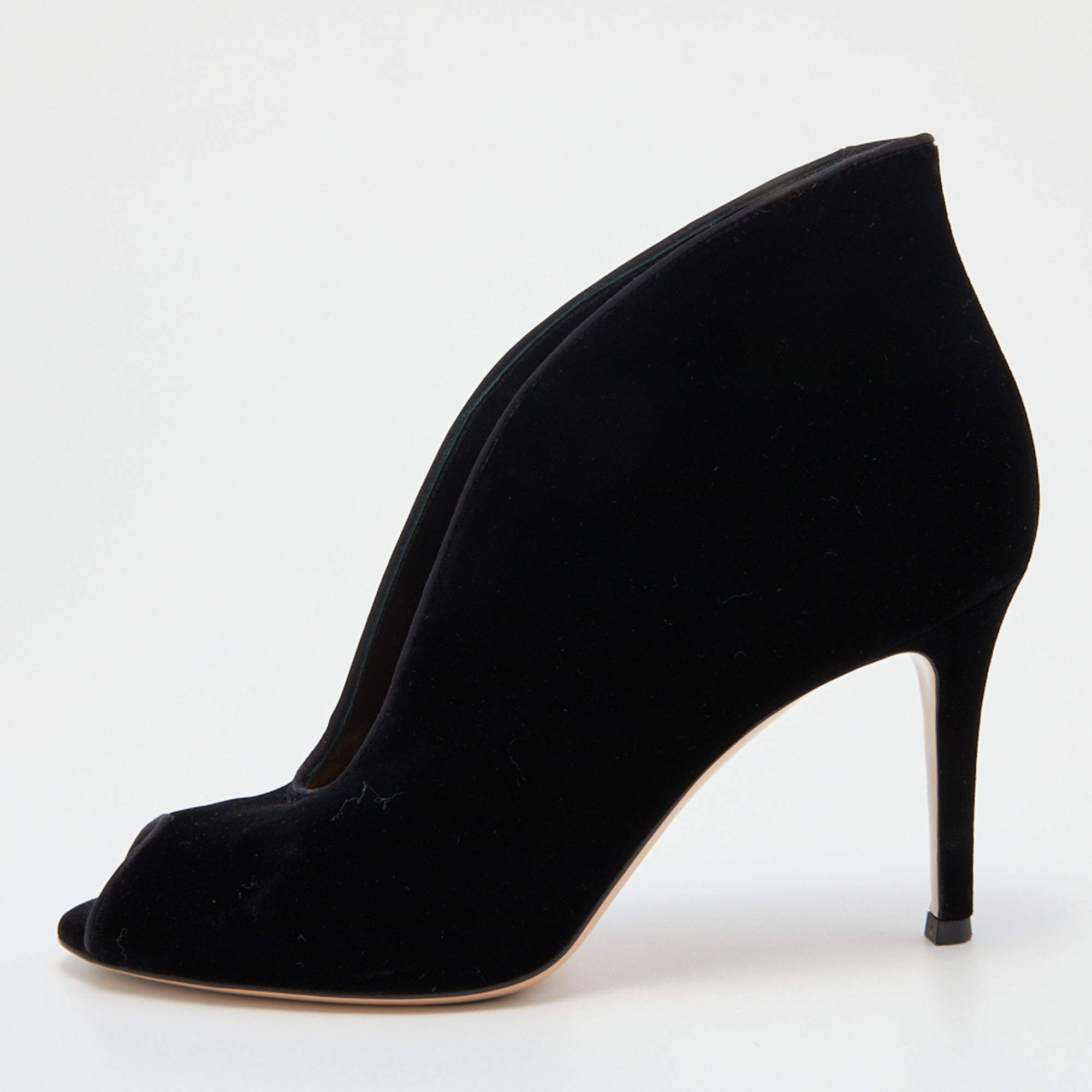 Pre Owned Gianvito Rossi Black Velvet Peep Toe Vamp Ankle Booties Size 37