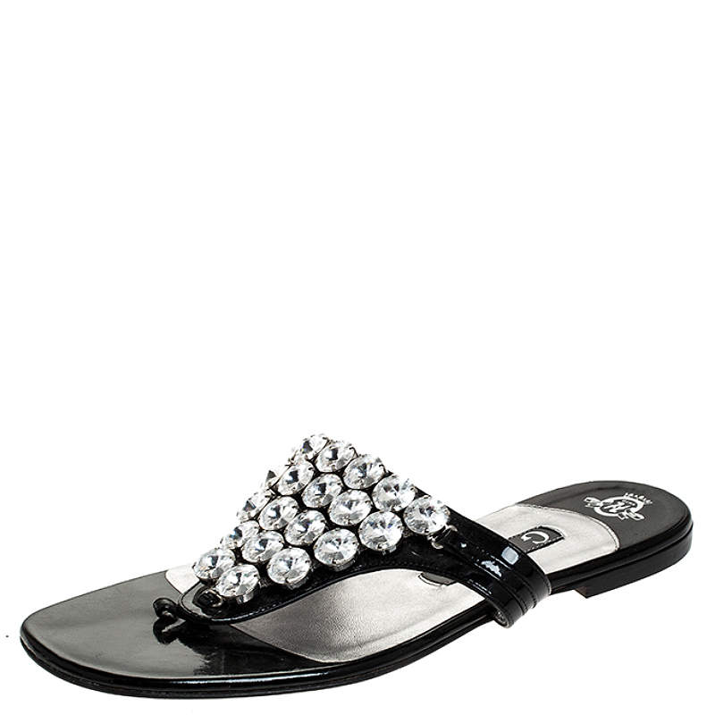 مملوكة مسبقًا صندل إصبع فلات جينا جلد أسود لامع مزخرف كريستال مقاس 38