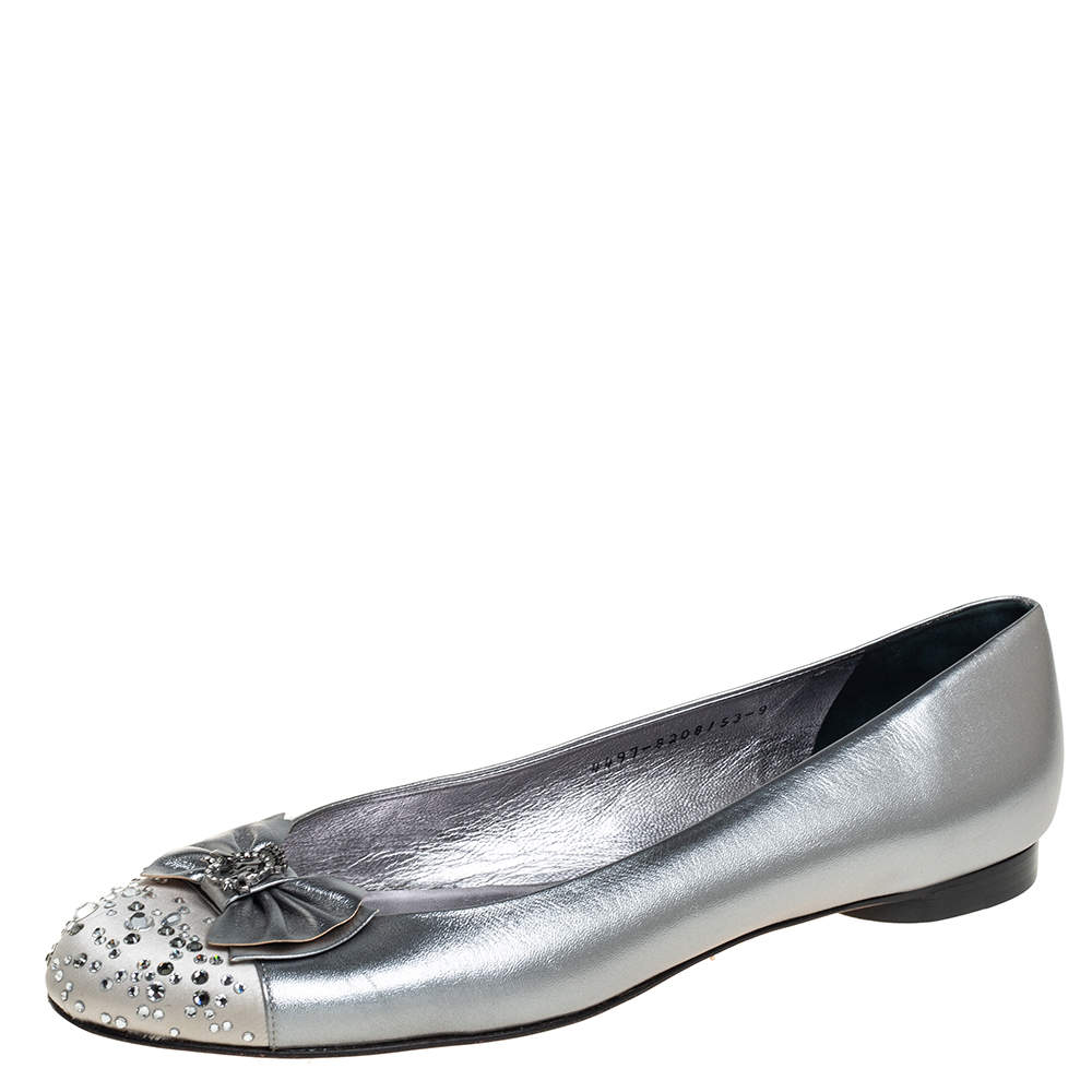 Pre Owned Gina Metallic Silver Leather And Satin Crystal Embellished Cap Toe Bow Ballet Flats Size 42
