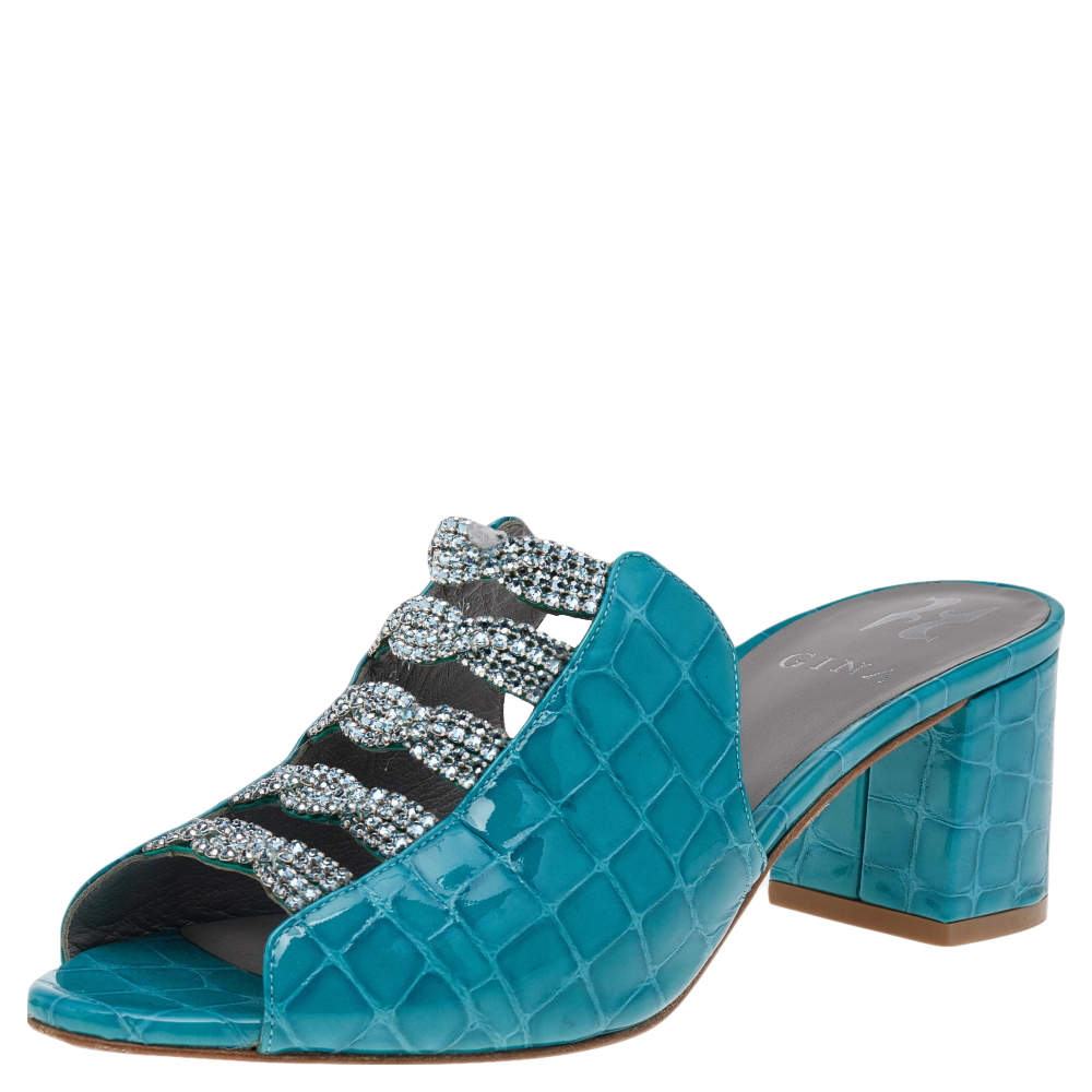 حذاء سلايدز جينا كعب عريض جلد لامع نقش تمساح مزخرف كريستال أزرق مقاس 38.5