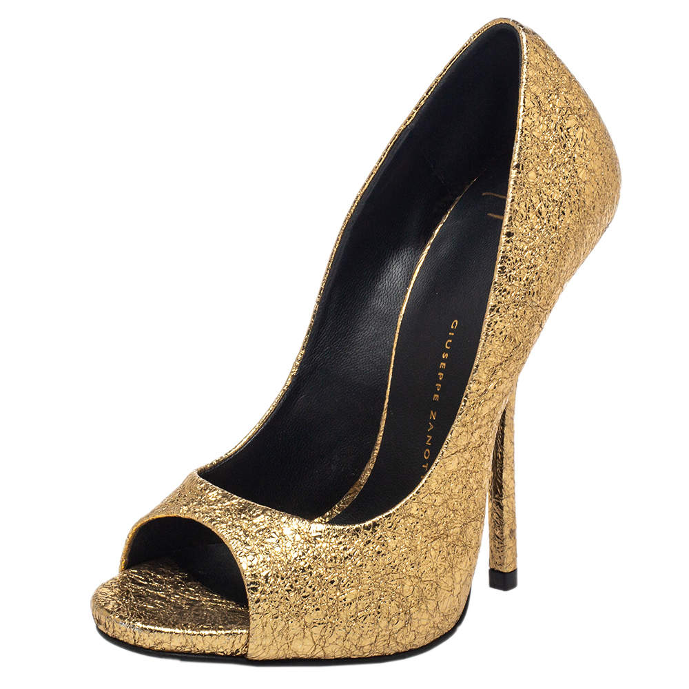 Pre Owned حذاء كعب عالي جوسيبي زانوتي مقدمة مفتوحة جلد ذهبي مقاس 35