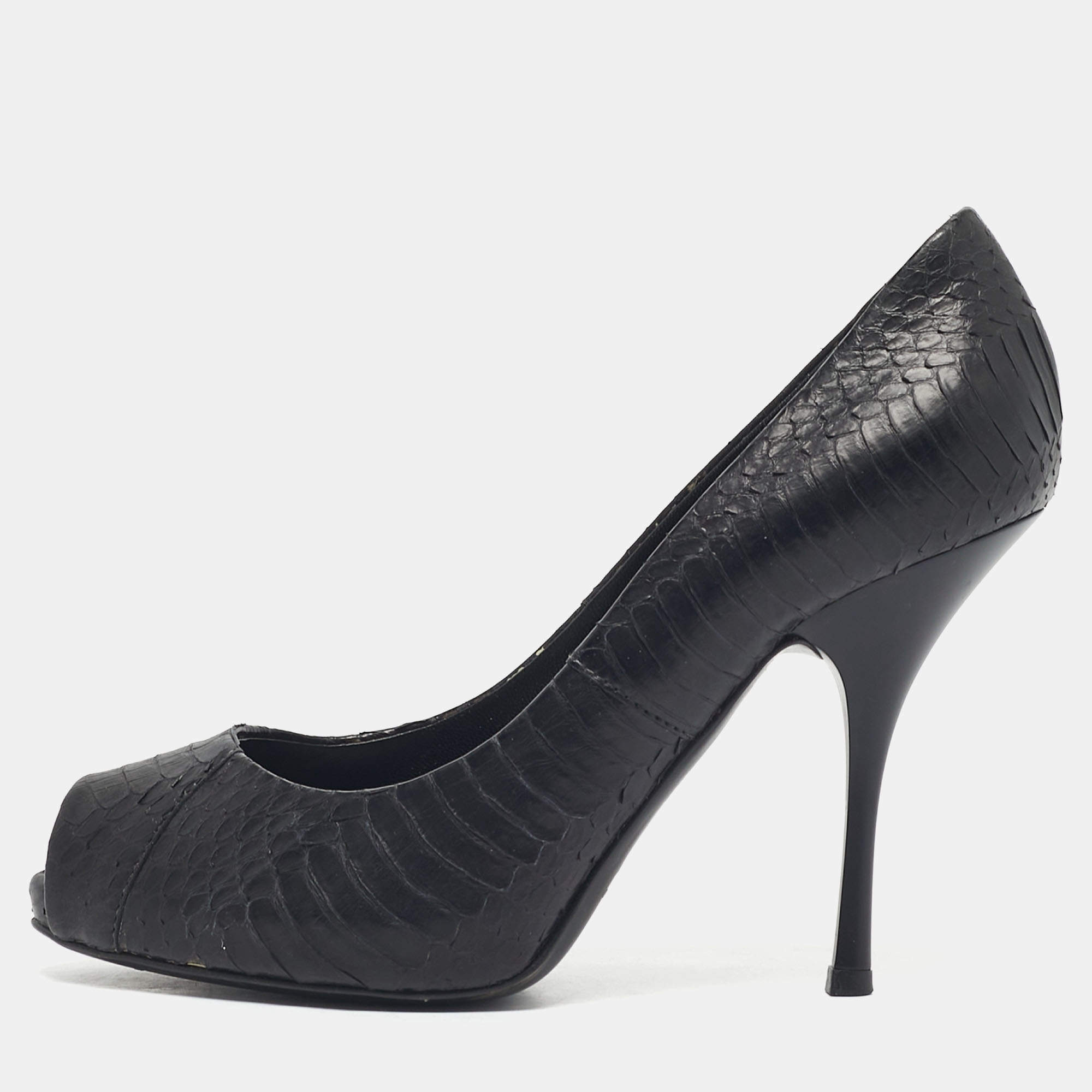 Pre Owned حذاء كعب عالي جوسيبي زانوتي مقدمة مفتوحة نعل سميك جلد نقشة الثعبا ن أسود و ذهبي مقاس 38.5