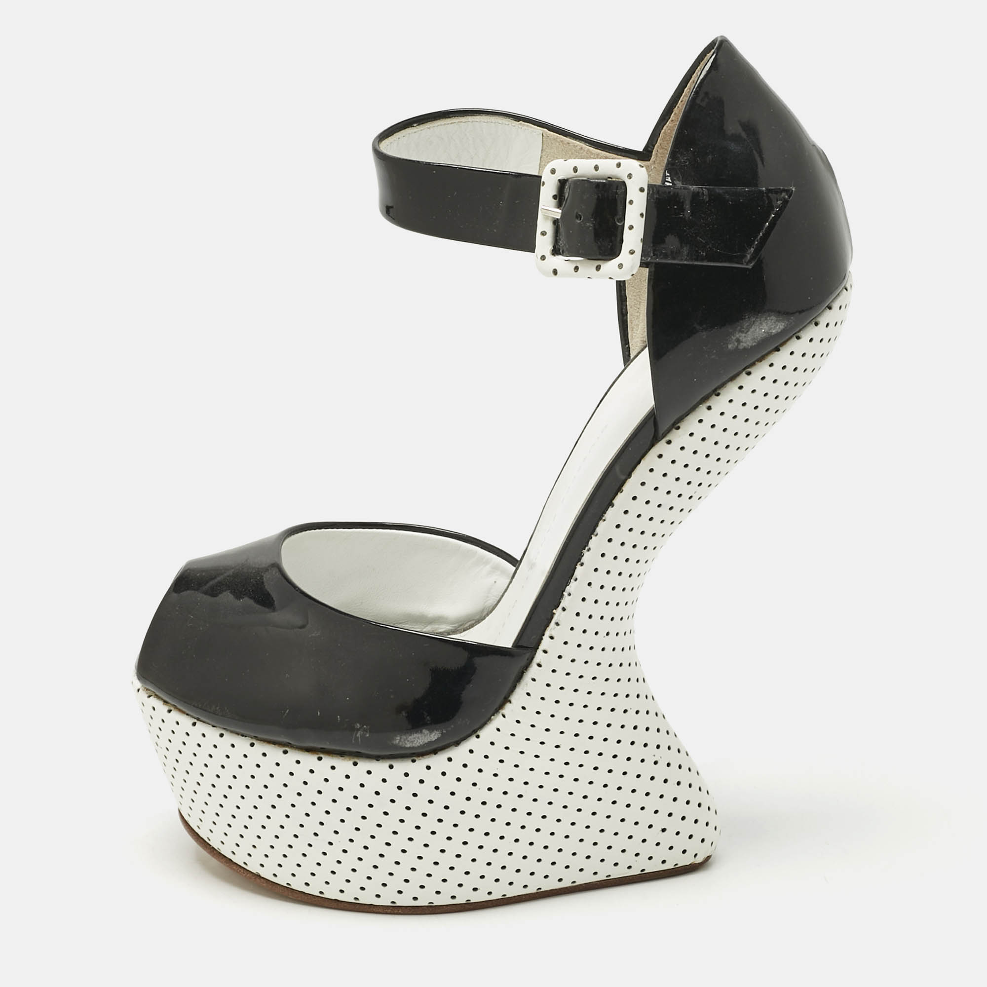 Pre Owned Giuseppe Zanotti Black/White Patent Leather Peep Toe Heel Less Platform Ankle Strap Sandals Size 39