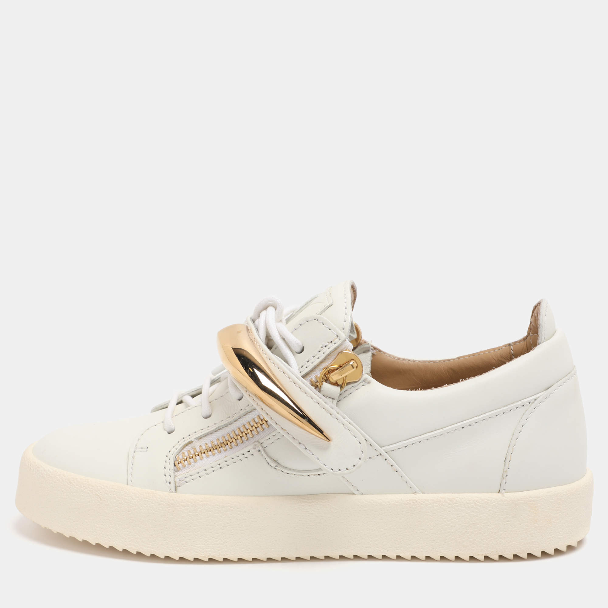 مملوكة مسبقًا Giuseppe Zanotti Shark Tooth Size 40 White Leather Low Top Sneakers