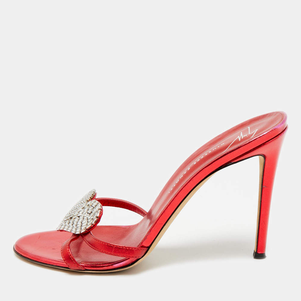 مملوكة مسبقًا Giuseppe Zanotti Size 38.5 Red Leather Crystals Heart Embellished Slide Sandals                    