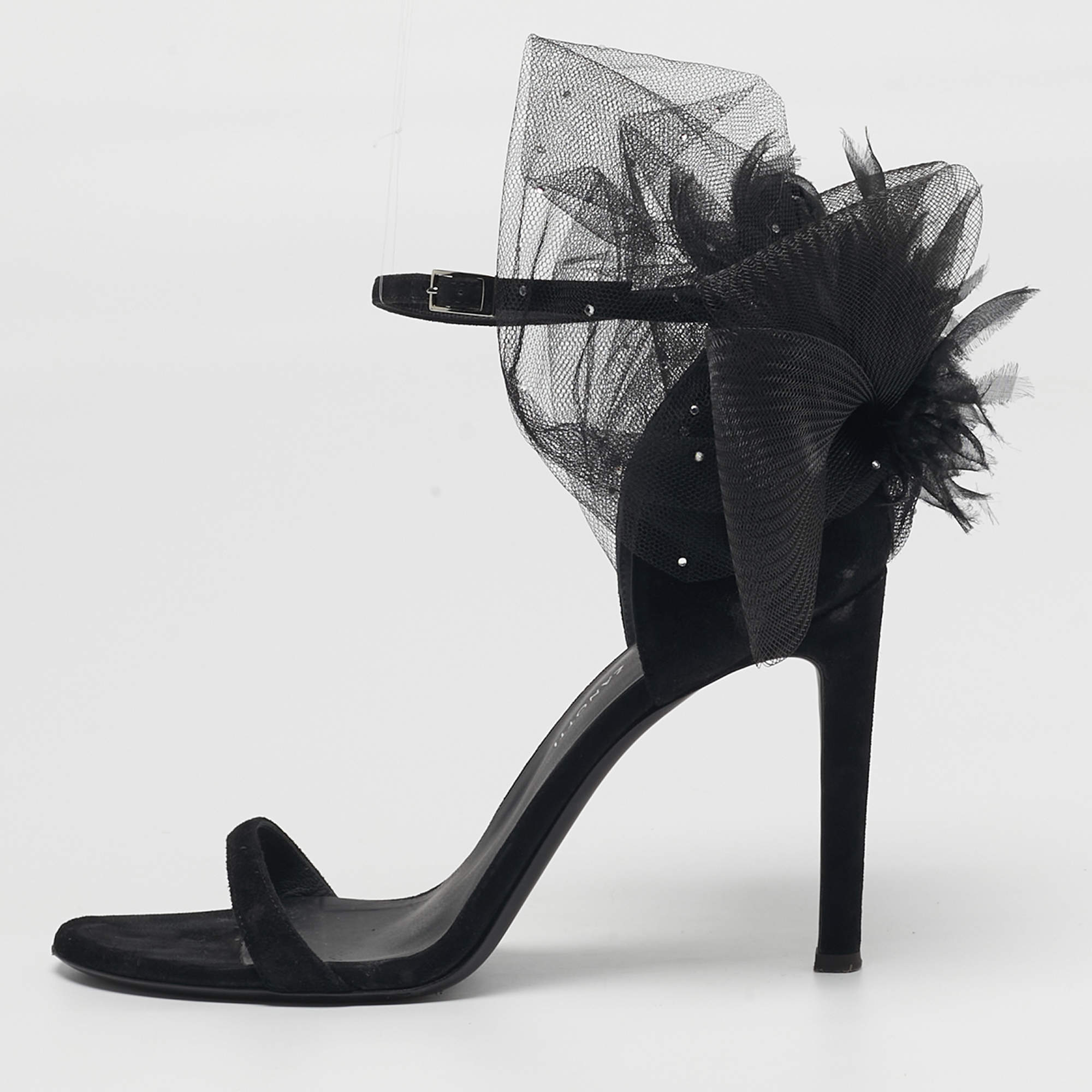 مملوكة مسبقًا صندل جويسيبي زانوتي جلد لامع أحمر سلسلة كبيرة مقاس 40