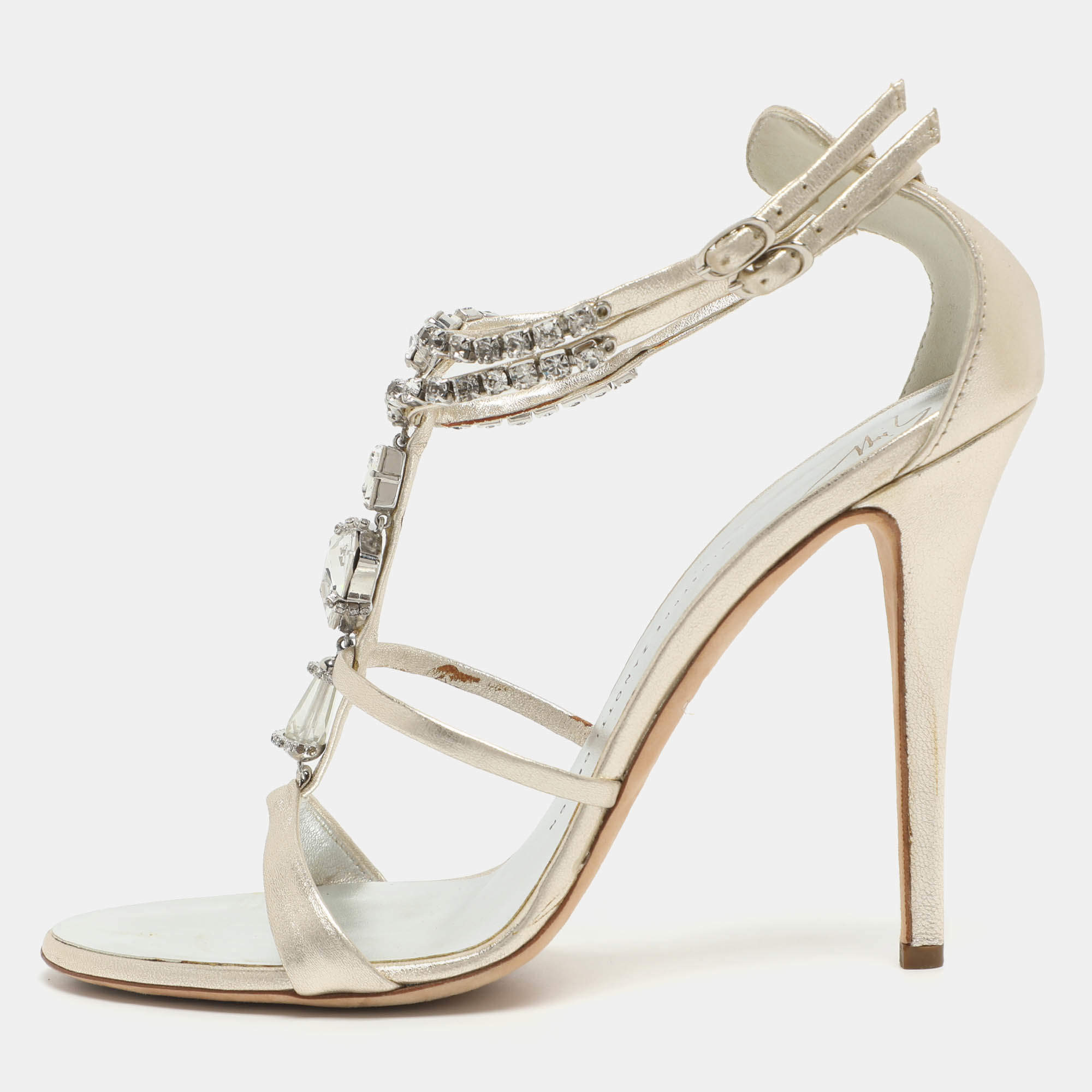 مملوكة مسبقًا Giuseppe Zanotti Crystal Embellished Size 40 Gold Leather Ankle Strap Sandals