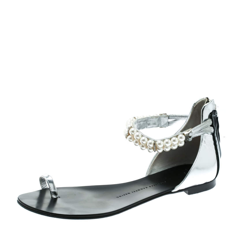 Giuseppe Zanotti Silver Patent Leather Pearl Embellished Ankle Strap Toe Ring Flats Size 38