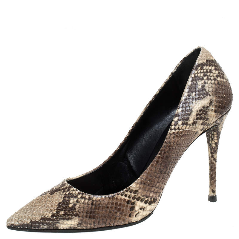 مملوكة مسبقًا حذاء كعب عالي جوسيبي زانوتي مقدمة مدببة جلد نقش ثعبان ميتالك بيج/ بني مقاس 39