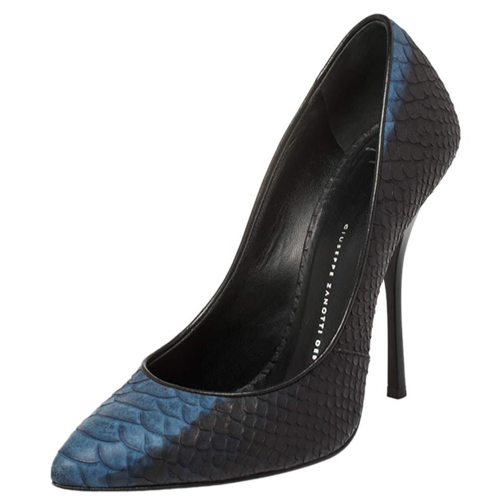 Pre Owned حذاء كعب عالي جوسيبي زانوتي جلد نقش الثعبان أزرق/أسود مقاس 39