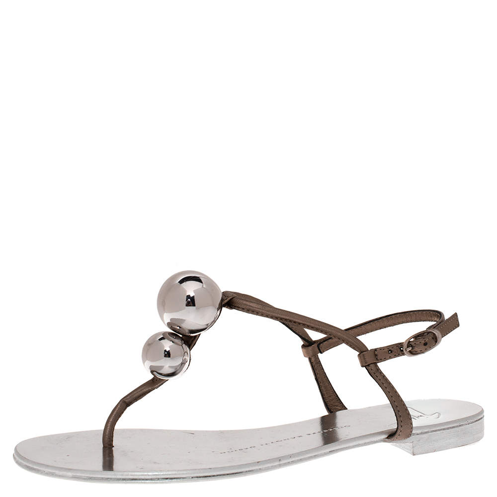 مملوكة مسبقًا Giuseppe Zanotti Grey Leather Embellished Flat Ankle Strap Sandals Size 36