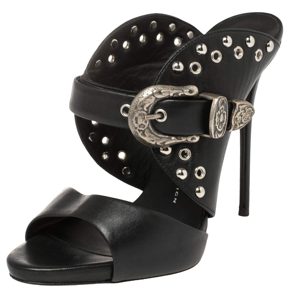 مملوكة مسبقًا Giuseppe Zanotti Black Leather Studded Buckle Slide Sandals Size 38.5