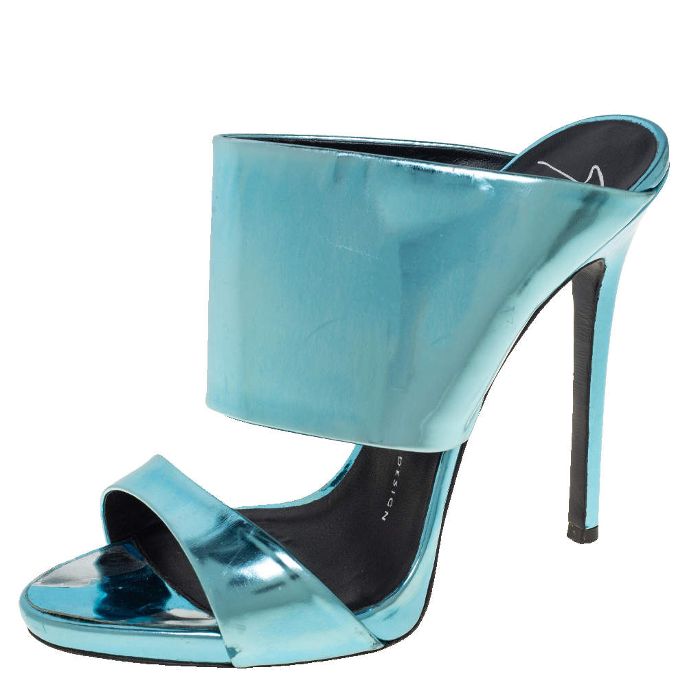 مملوكة مسبقًا Giuseppe Zanotti Metallic Blue Leather Wide Strap Sandals Size 37.5