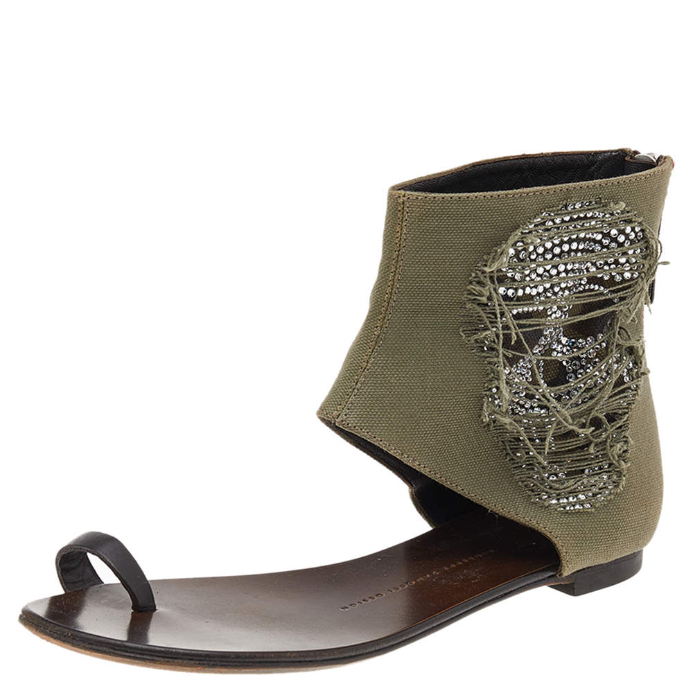 Pre Owned صندل فلات جوسيبي زانوتي كانفاس أخضر مزخرف كريستال جمجمة مزينة مقاس 36