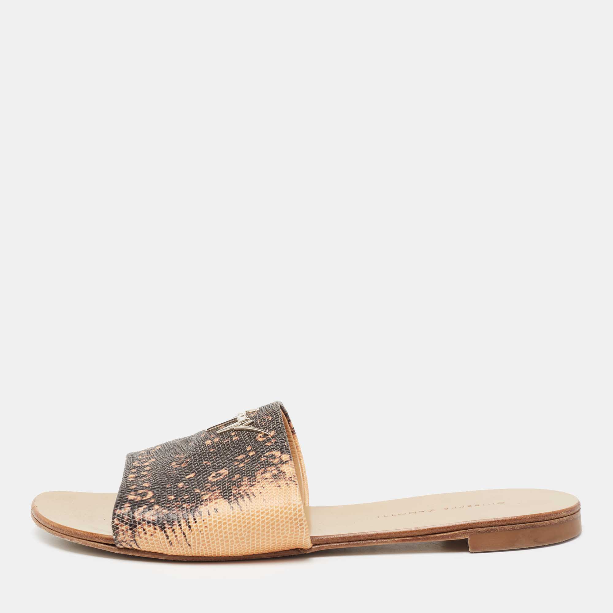 Pre Owned صندل فلات جوسيبي زانوتي جلد نقشة السحلية بيج/بني مقاس 38