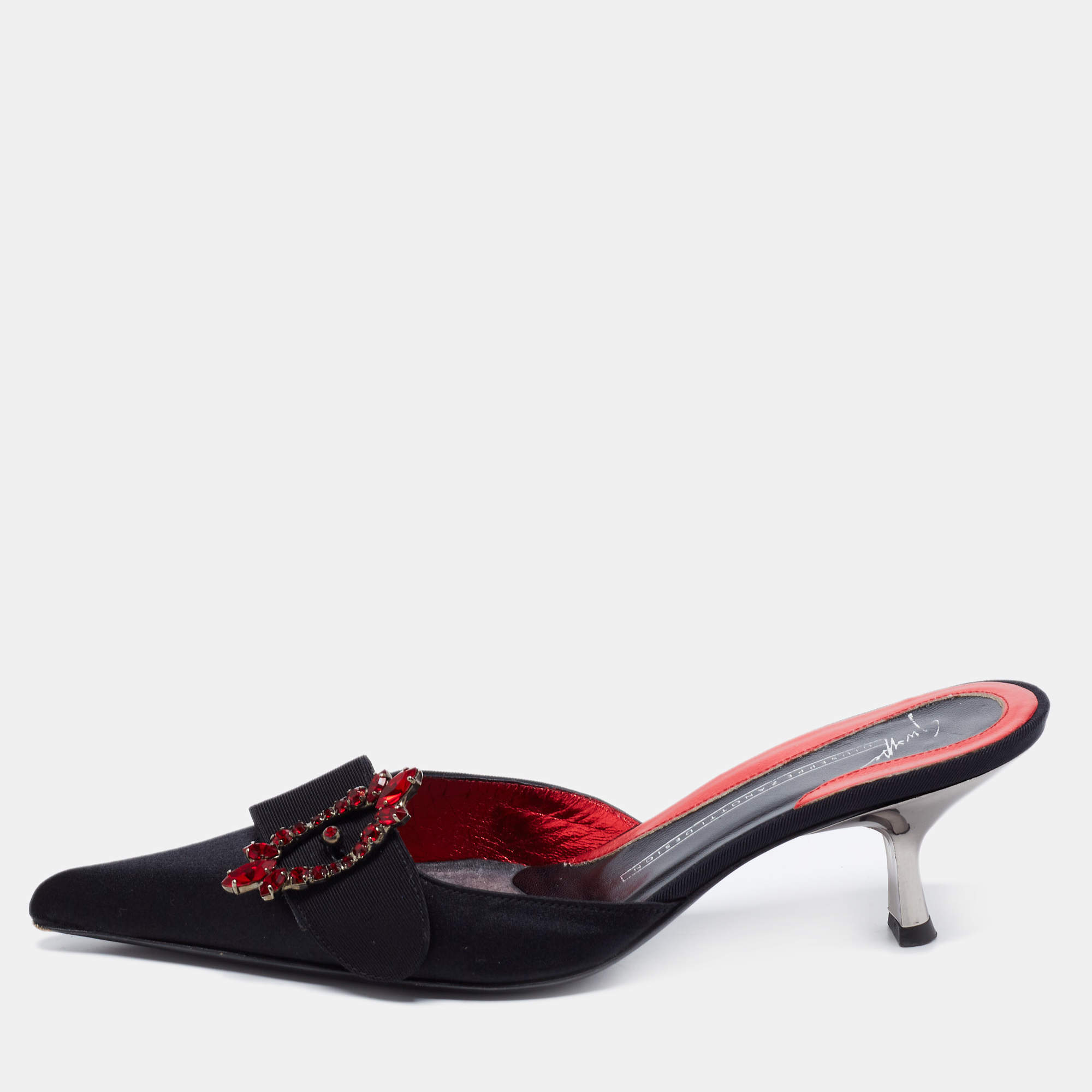 مملوكة مسبقًا حذاء سلايد جوسيبي زانوتي ساتان أسود مزخرف كريستال بإبزيم مقدمة مدببة مقاس 36.5