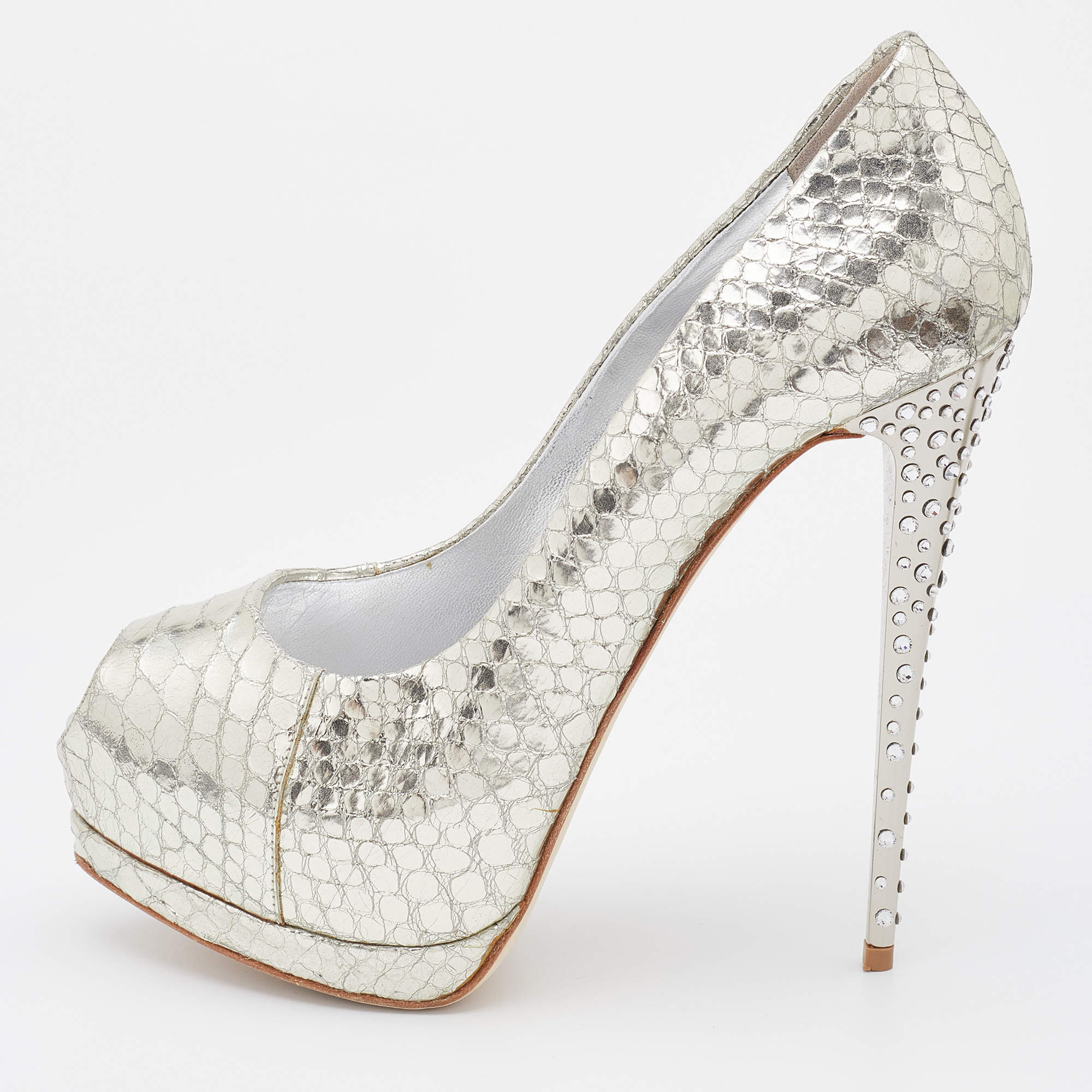 مملوكة مسبقًا Giuseppe Zanotti Silver Python Embossed Leather Peep Toe Platform Pumps Size 38.5