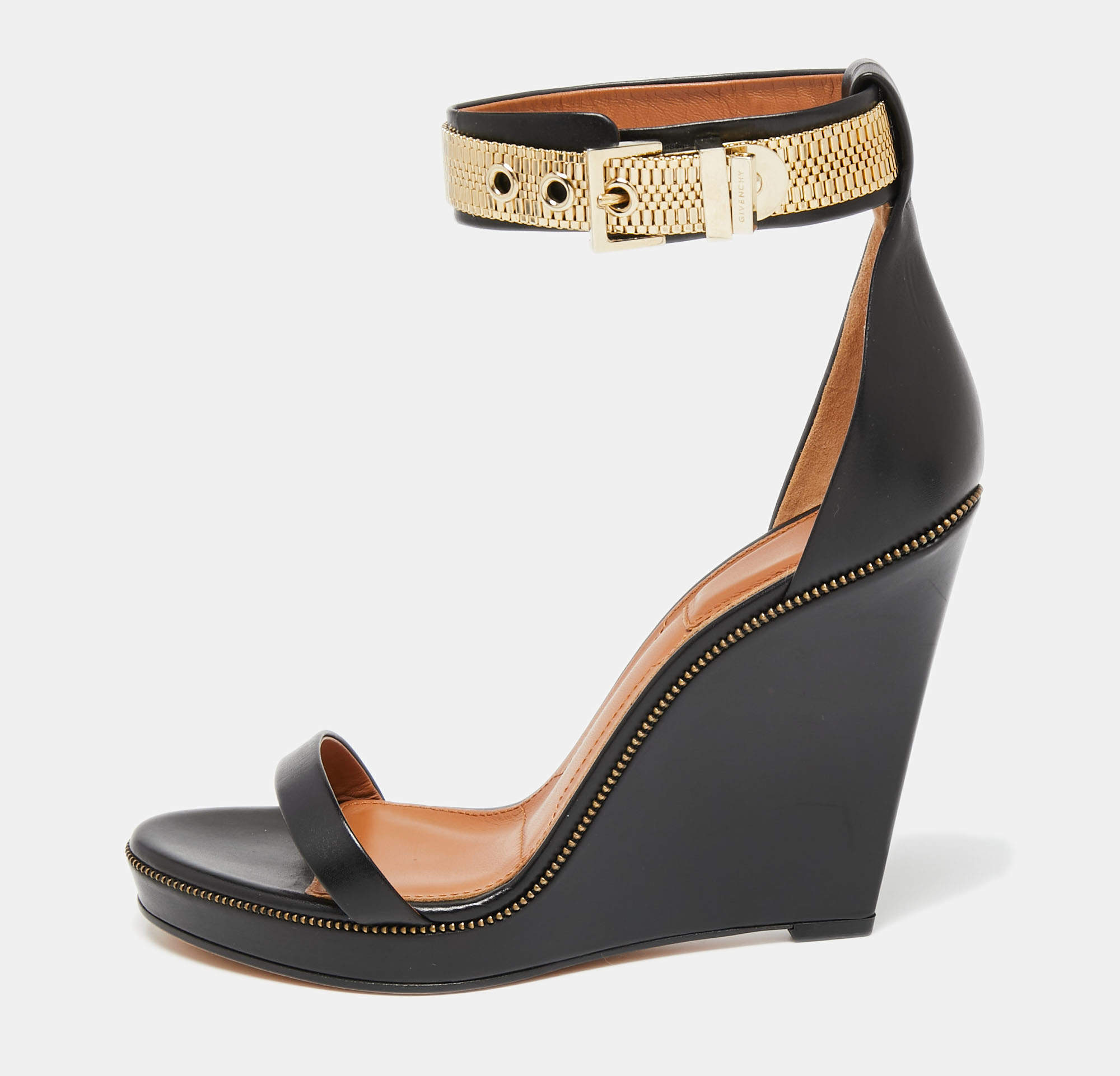 مملوكة مسبقًا صندل جيفنشي جلد أسود سير كاحل بحافة بسحاب نعل سميك كعب روكي مقاس 40