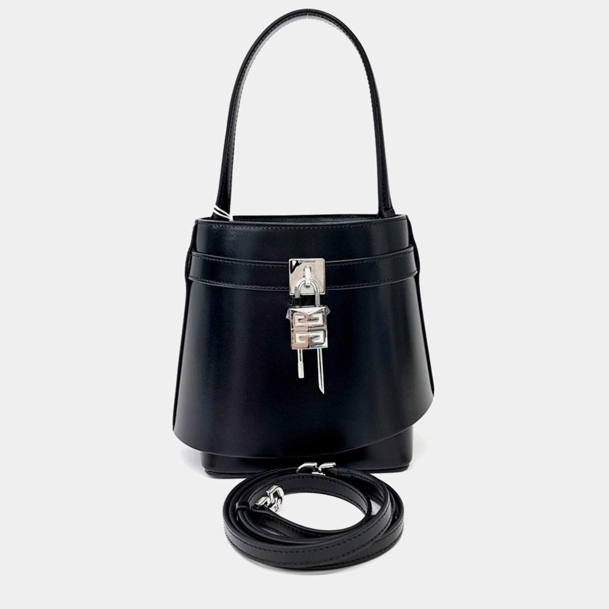 مملوكة مسبقًا Givenchy Black Leather Shark Lock Bucket Bag