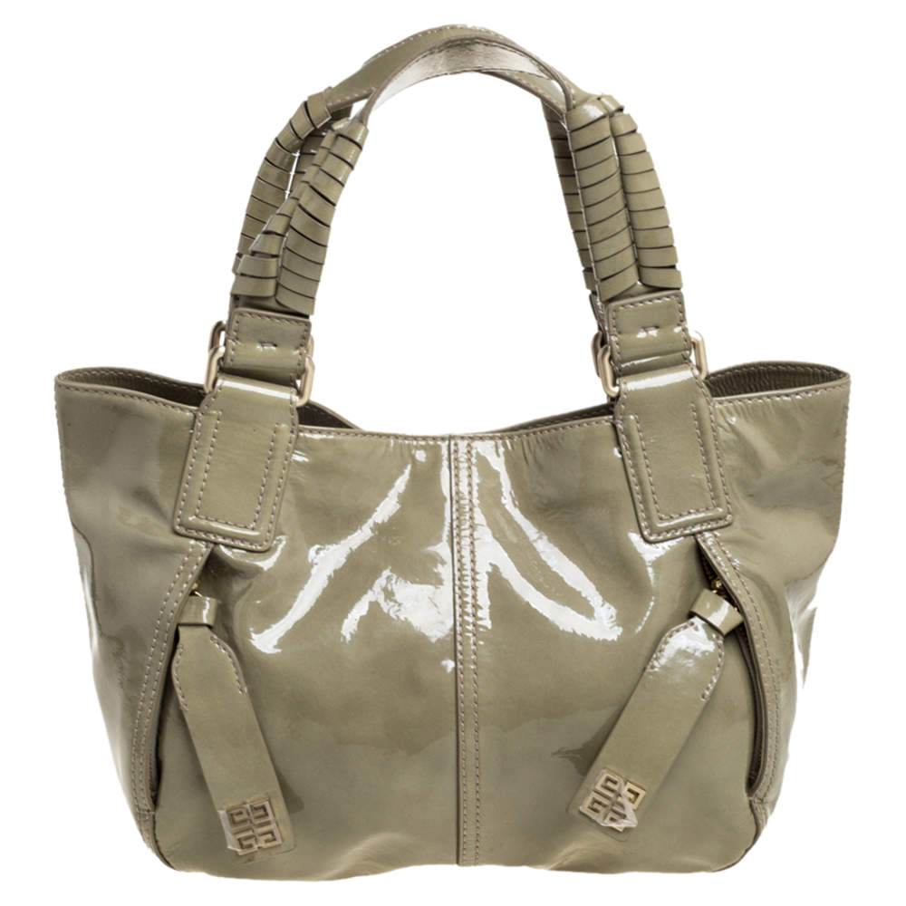 مملوكة مسبقًا Givenchy Beige Patent Leather Shoulder Bag