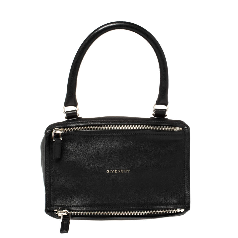 مملوكة مسبقًا Givenchy Black Leather Pandora Messenger Bag