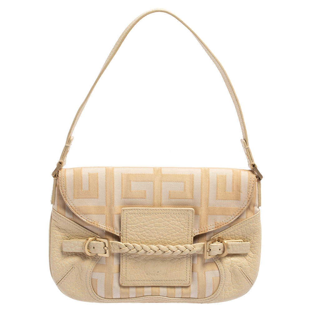 Pre Owned حقيبة جيفنشي باغويت قلاب جلد وكانفاس مونوغرامي بيج/ كريمي