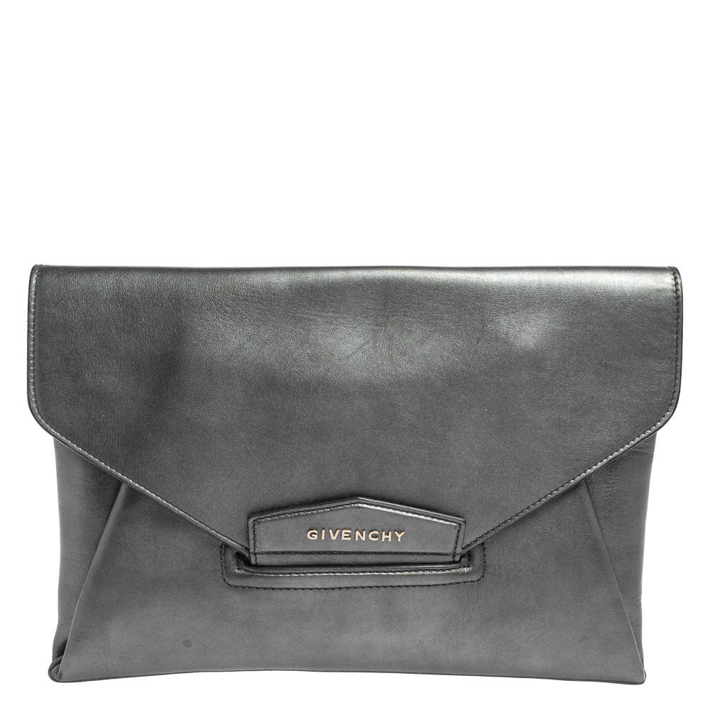 مملوكة مسبقًا حقيبة كلتش جيفنشي أنتيغونا أنفيلوب متوسطة جلد فضي ميتاليك