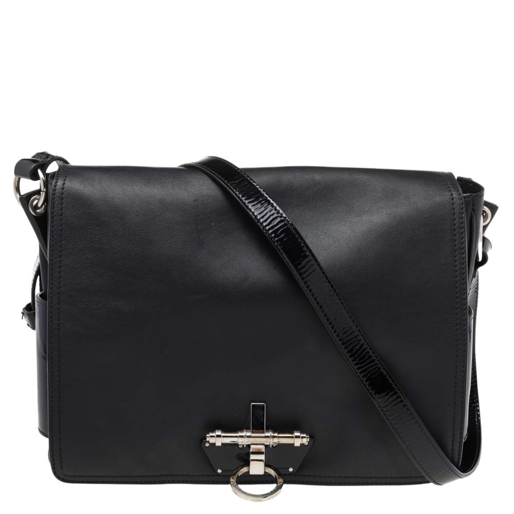 مملوكة مسبقًا Givenchy Black Leather Obsedia Flap Shoulder Bag