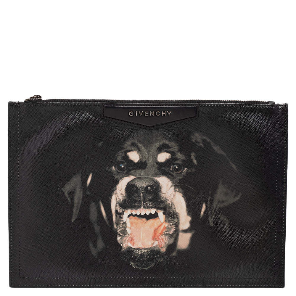 مملوكة مسبقًا Givenchy Black Coated Canvas Rottweiler Face Clutch