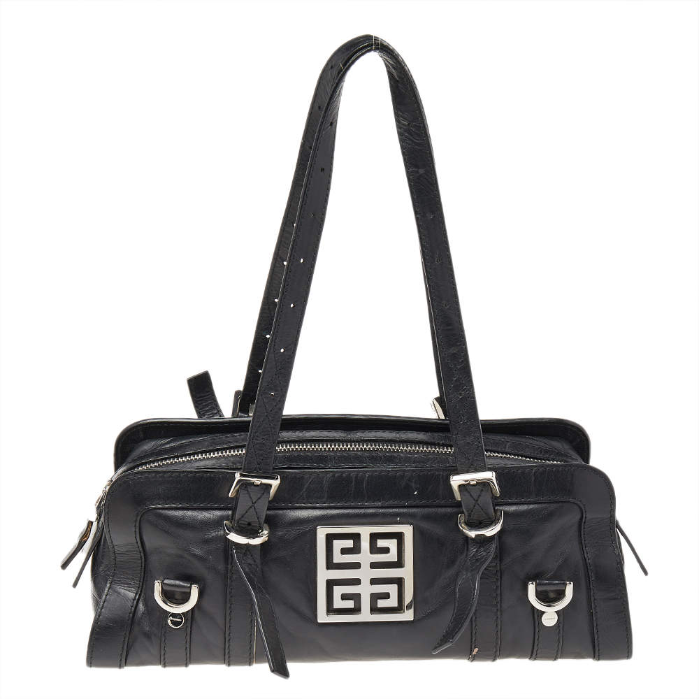 مملوكة مسبقًا حقيبة كتف جيفنشي جلد أسود بسحاب