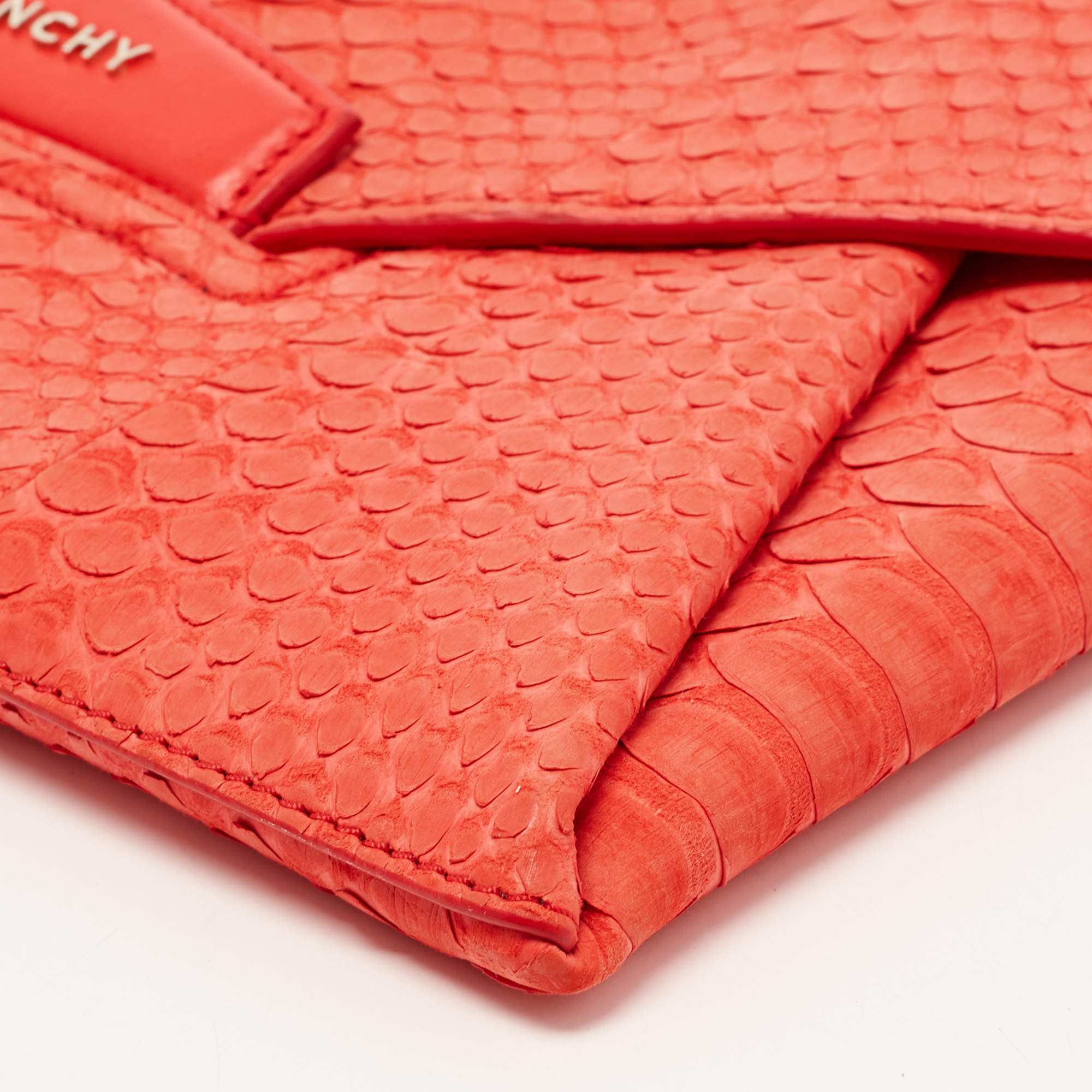 Givenchy Givenchy Antigona hand clutch in red leather ref.995772
