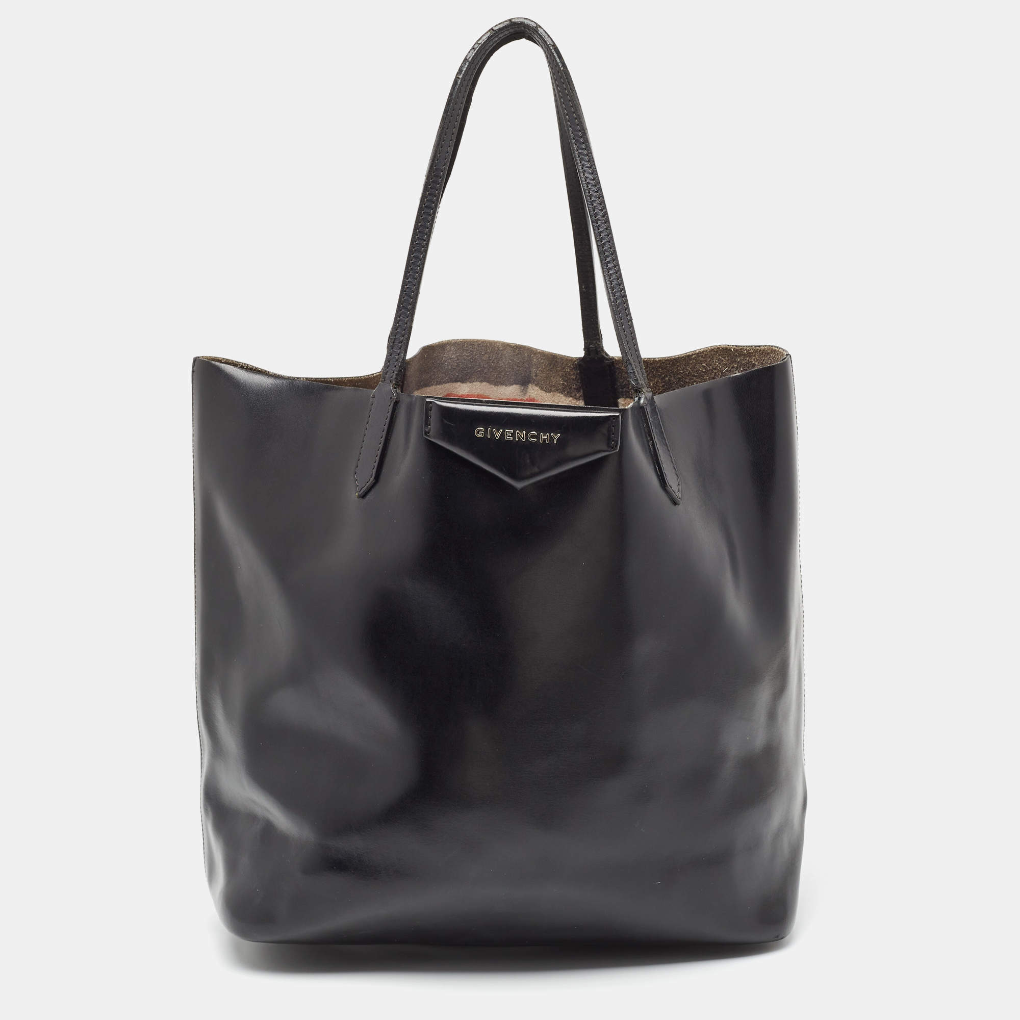 Pre Owned Givenchy Black Glossy Leather Antigona Shopper Tote