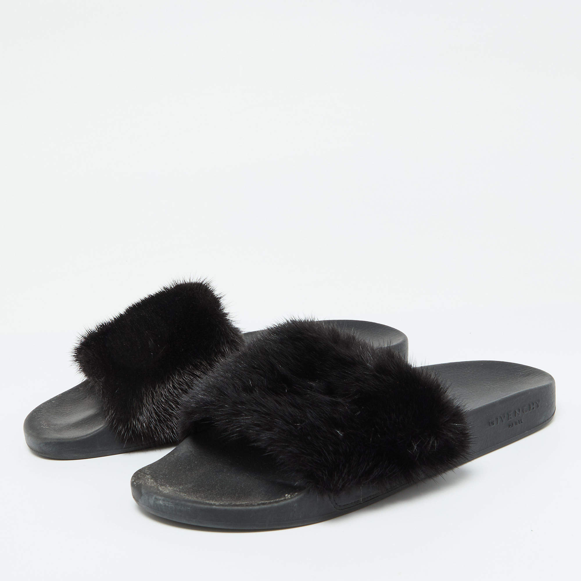 GIVENCHY ARCHIVE LEATHER STRAP SABDAL 41