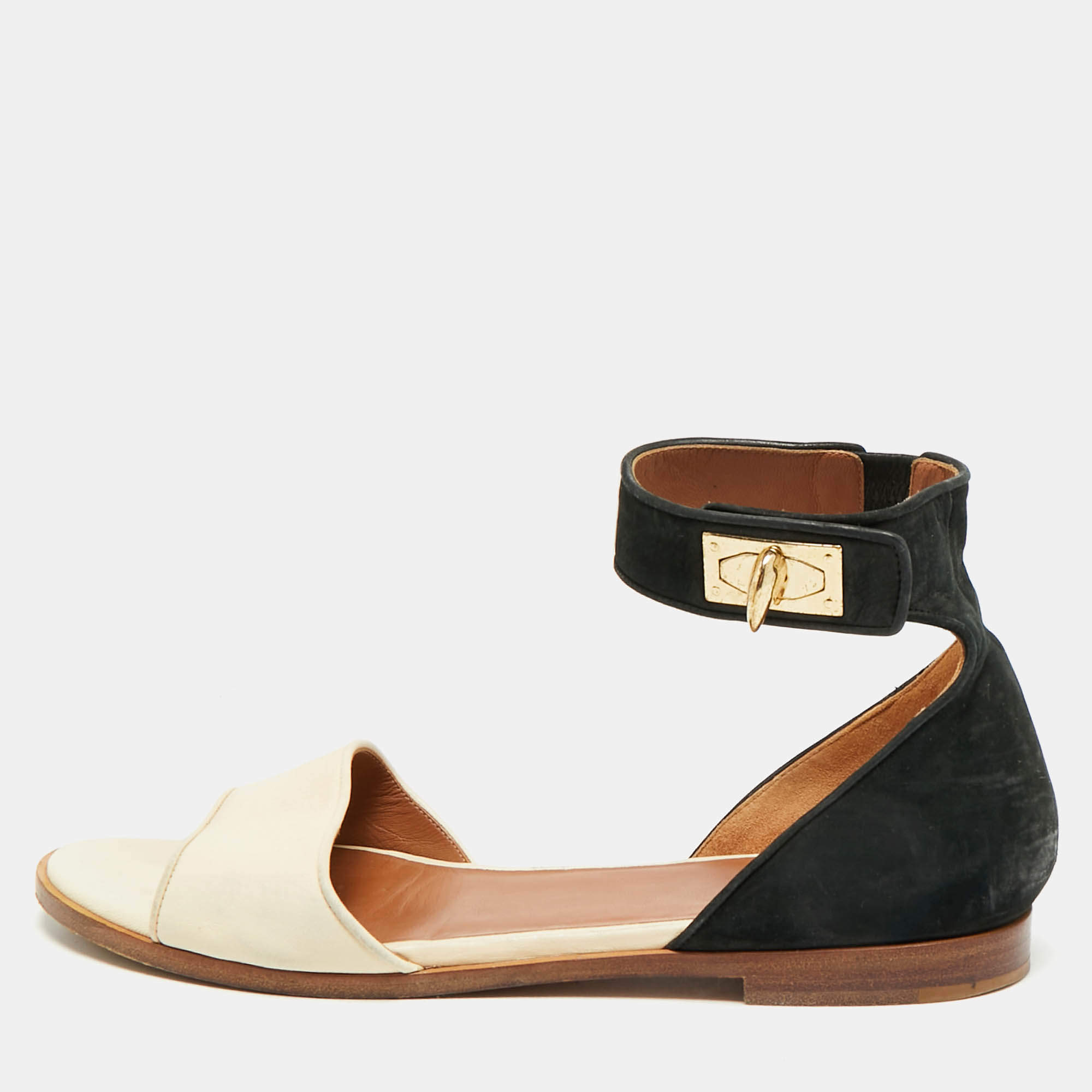 مملوكة مسبقًا Givenchy Size 38 Black/Cream Leather and Suede Shark Luck Flat Sandals