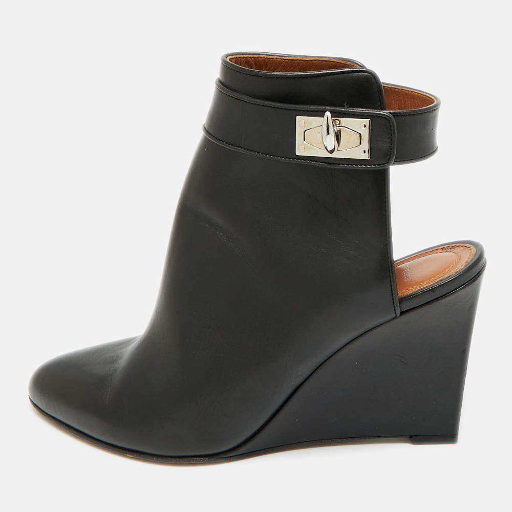 Pre Owned بوت جيفنشي جلد أسود شارك لوك كعب روكي مقاس 37