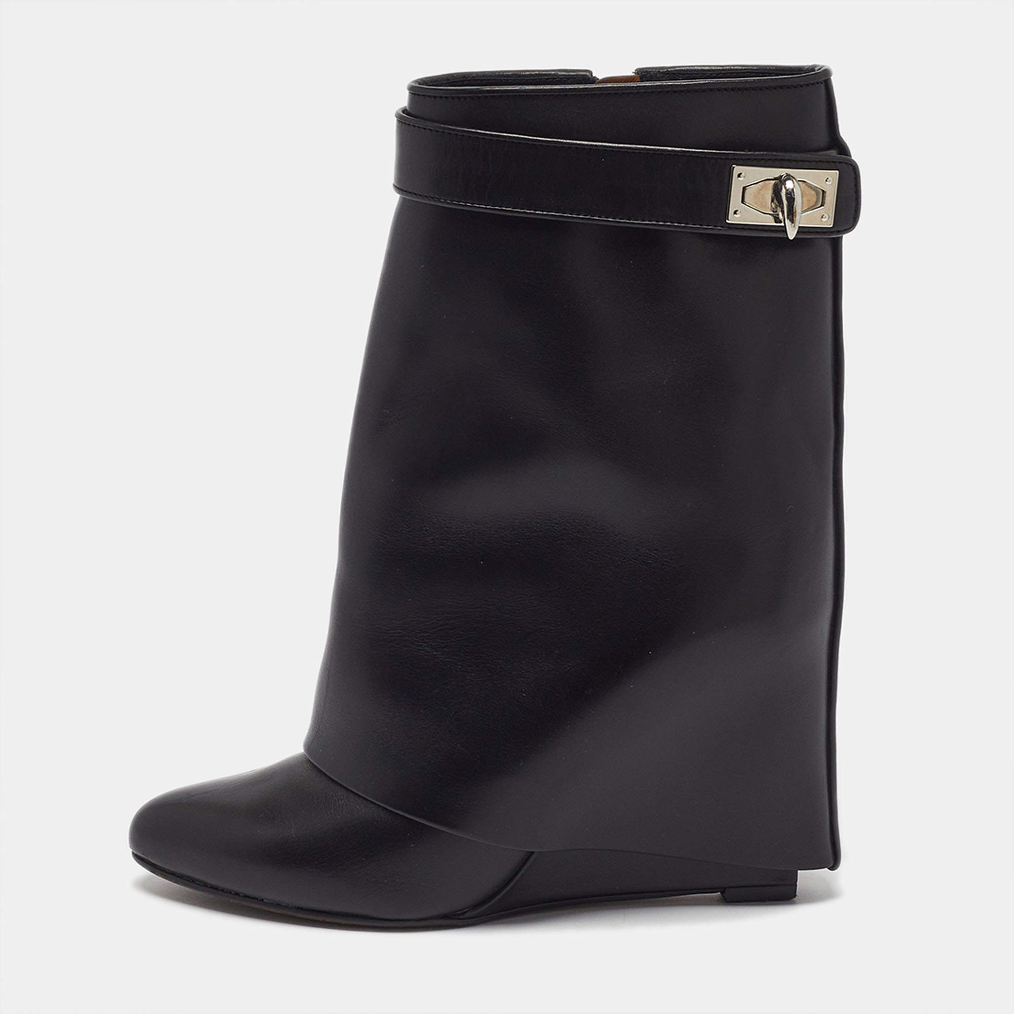 مملوكة مسبقًا Givenchy Shark Lock Size 37 Black Leather Ankle Length Boots