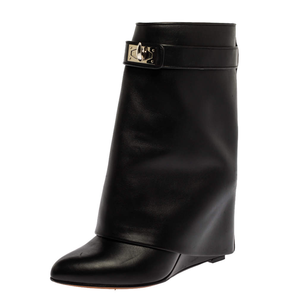 مملوكة مسبقًا Givenchy Black Leather Shark Lock Wedge Ankle Boots Size 39